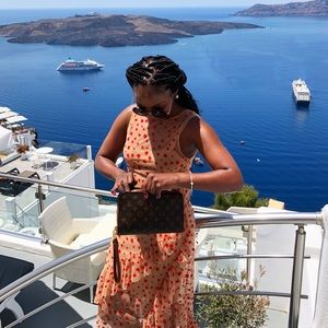 Meet your Posher, Alexis